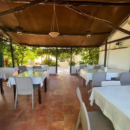 Farm stay Monte Sacro *